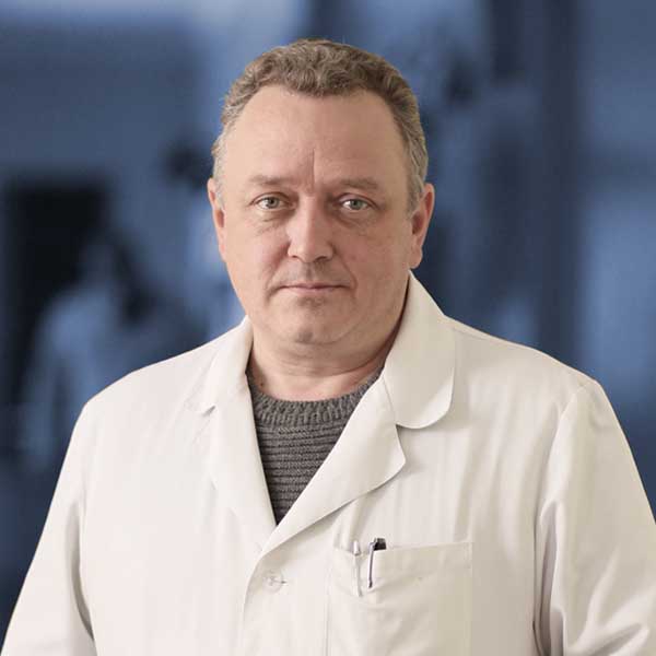 Лікар Андрій Романченко